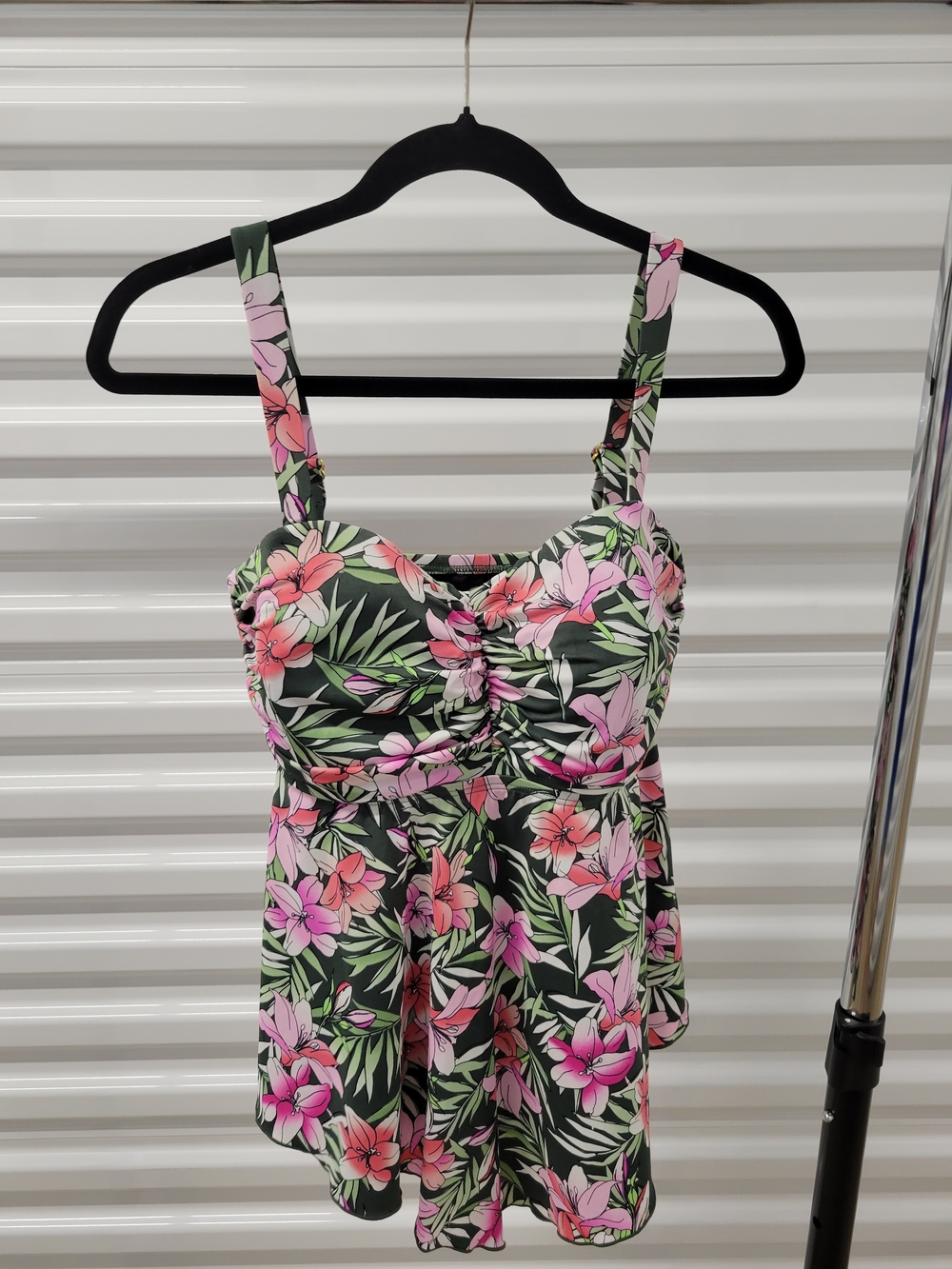 A Shore Fit Floral Pleated Tankini Top, US 12 D's And E's Separate